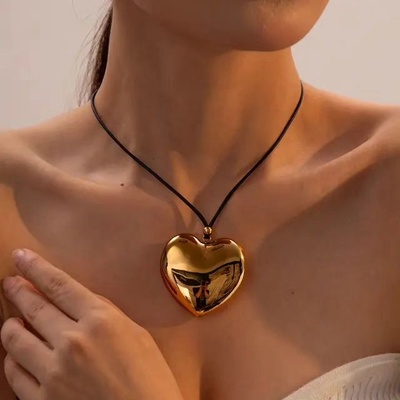 Chunky heart necklace